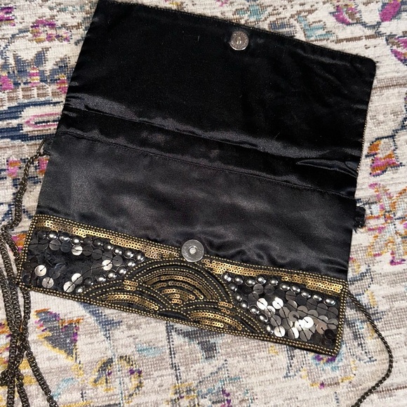 Vintage black & gold beaded clutch with strap - Picture 2 of 2